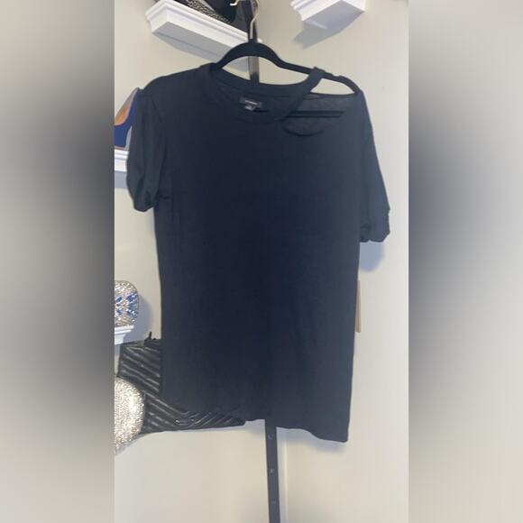 Cutout Detail T-Shirt
Halogen - Picture 2 of 9